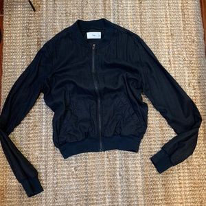 Aritzia black zip up sweater